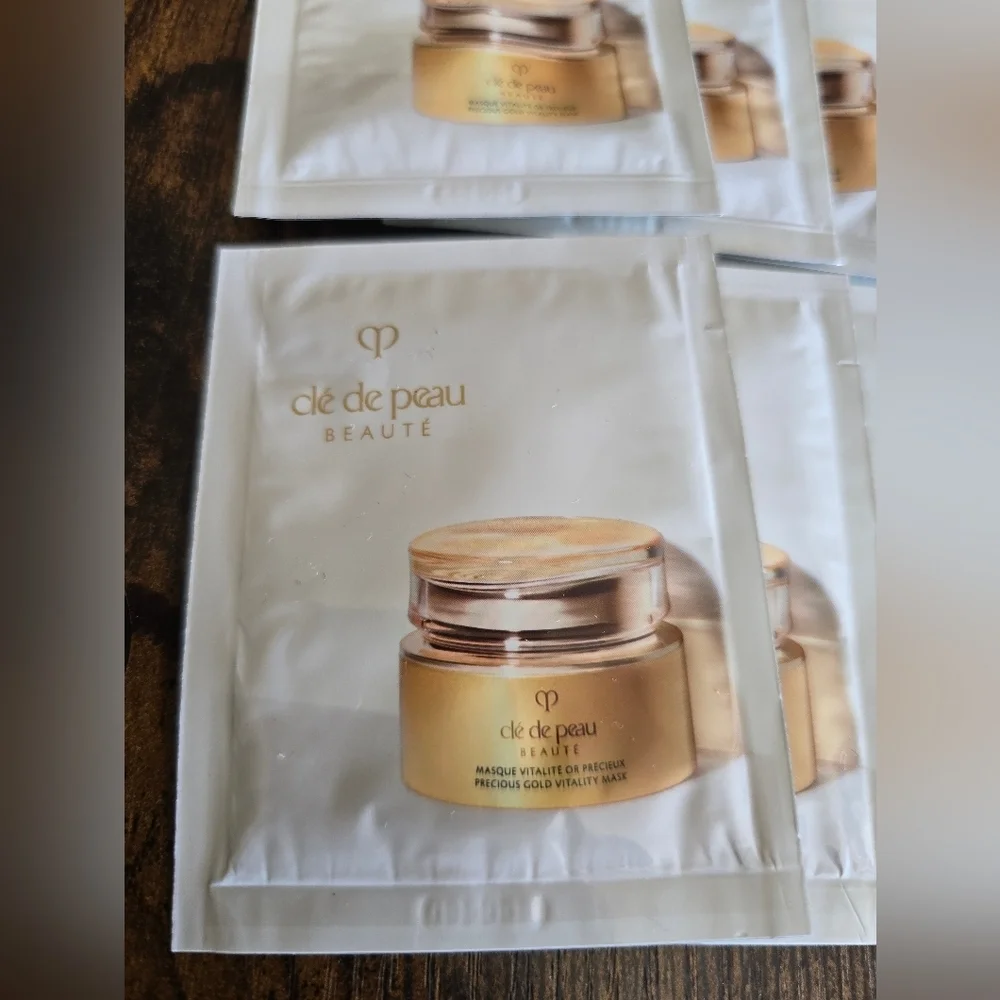 Cle de Peau, Previous Gold Vitality Skincare Mask - BUNDLE SET of 12!